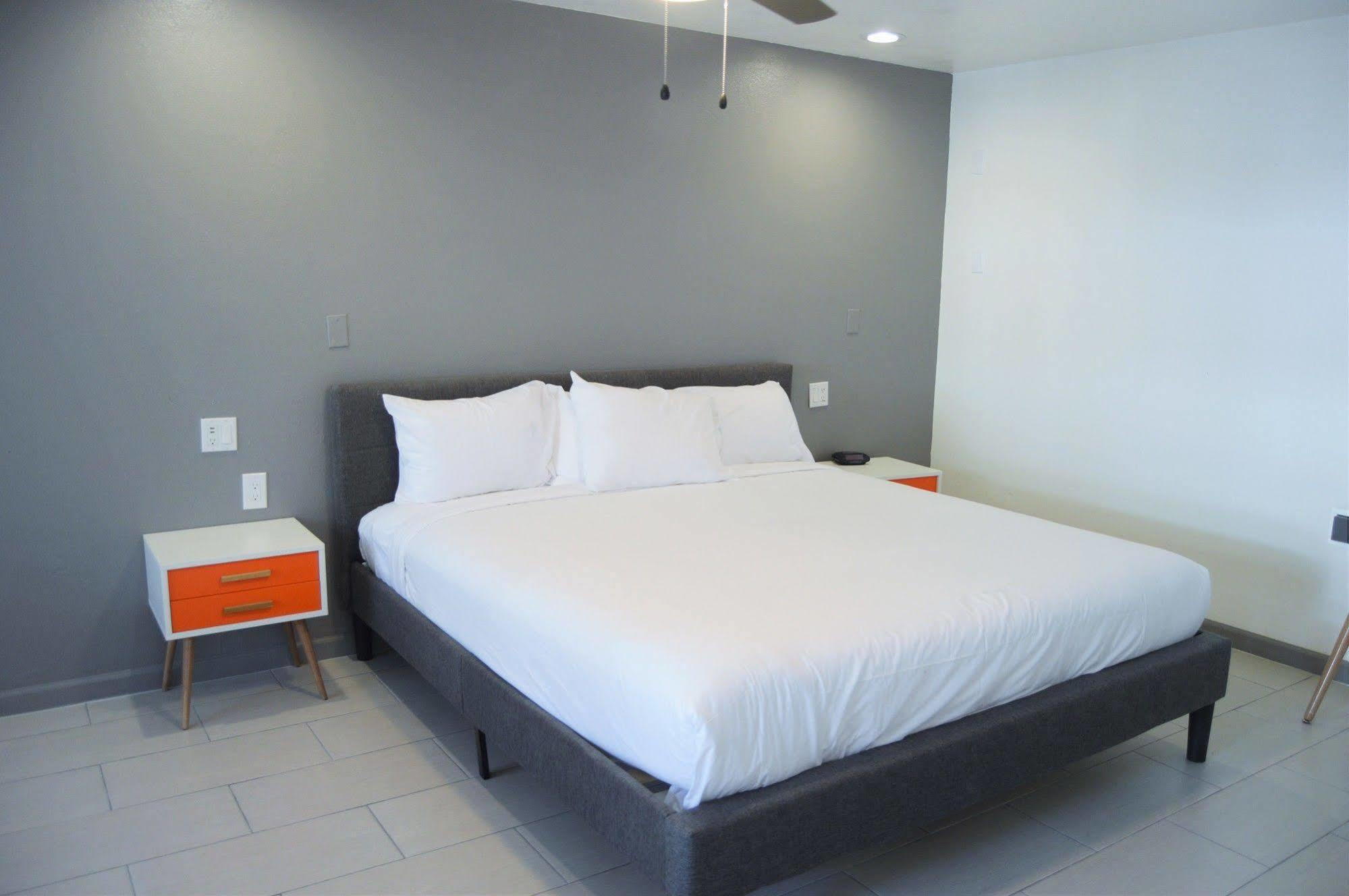 Musicland Hotel Palm Springs Extérieur photo